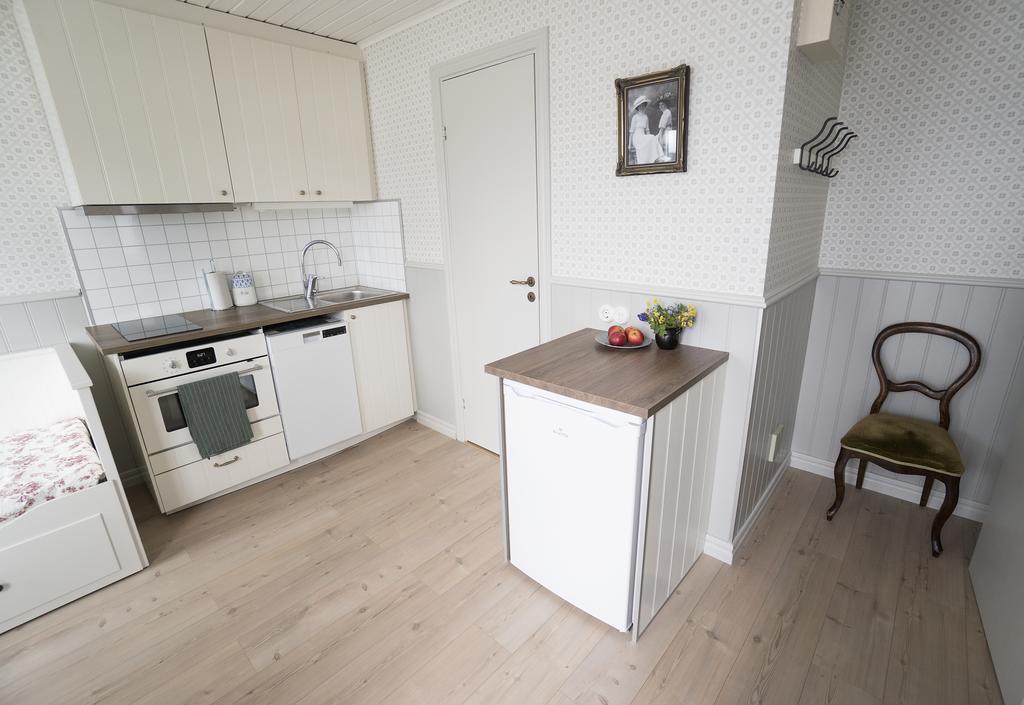 Anfasteröd Gårdsvik - Badstugorna Ljungskile Exteriör bild